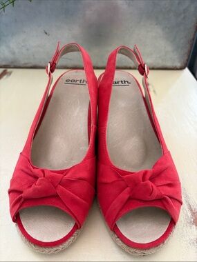 Earth Red Open-Toe Wedge Slingback Sandals